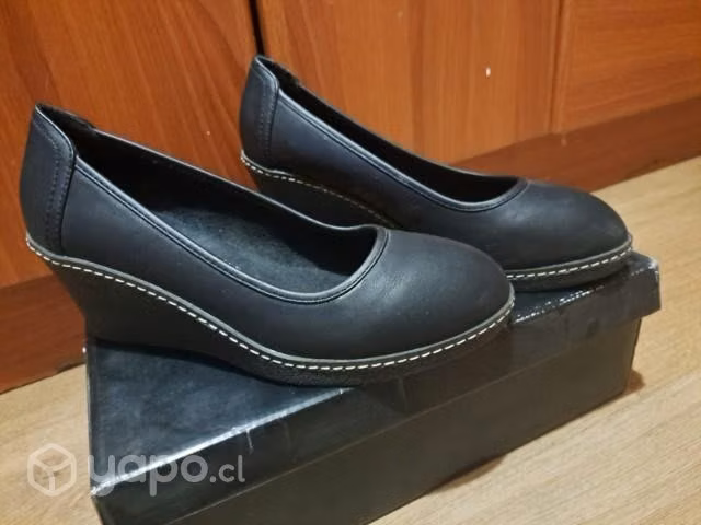Zapatos police