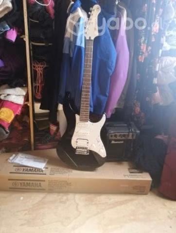 Guitarra Yamaha pac012