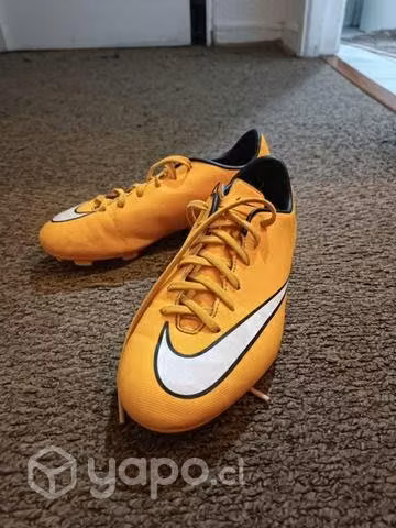 Zapatilla De Futol Mercurial talla 33,5 - Imagen 3