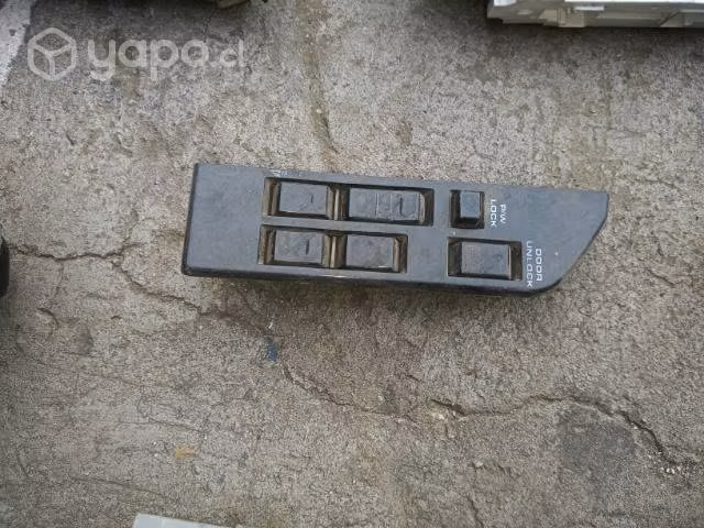 Nissan b12 93 Botonera comando alza vidrios chofer