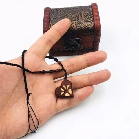 Collar del ilusionista, se transforma en corazón