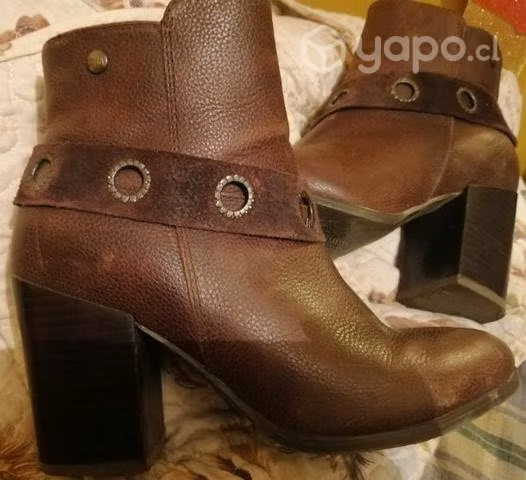Botines marca Cmoran y a Polini - Imagen 2
