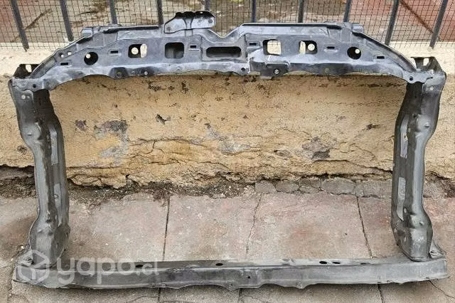 Frontal completo Yaris Sport 2006 2012 detalle lev