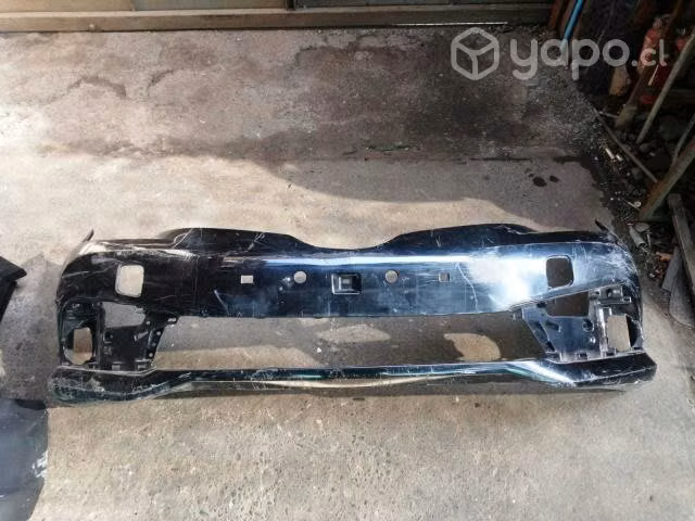 Parachoque delantero toyota auris 2016 original