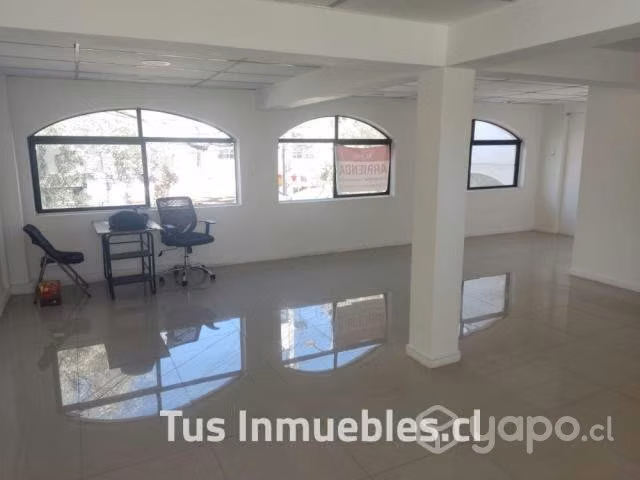 Gran oficina con excelente ubicacion en Buin