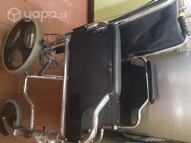 Impecable Silla de Ruedas Plegable