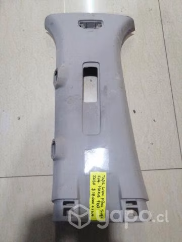 Tapiz cubre pilar superior izq Maxus T60 2020