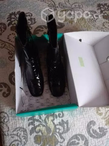 Botas charol