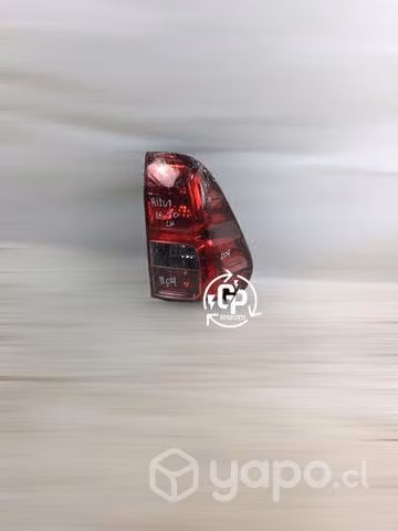 Foco trasero RH Toyota Hilux 2016 2020