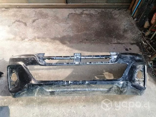 Parachoque delnatero toyota hilux 2019 original