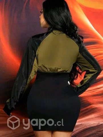 Vestido ajustado de dos tonos con cierre delantero