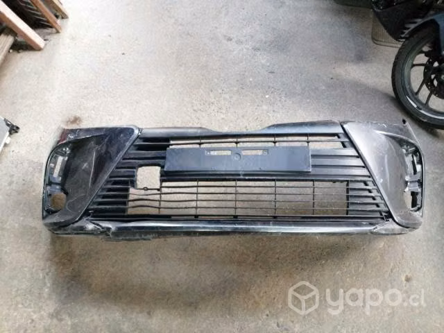 Parachoque delantero toyota yaris 2022 original