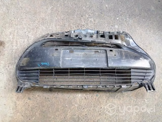 Rejilla parachoque toyota prius c original