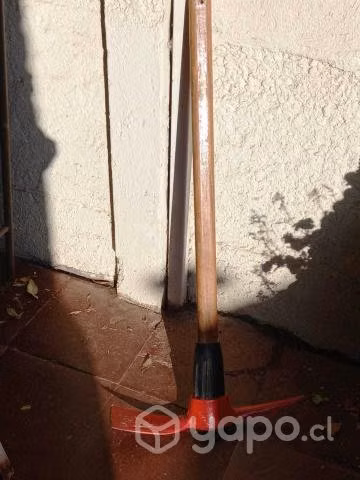 Picota en excelente estado, mango de buena madera