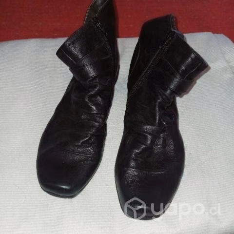 Botin negro 38