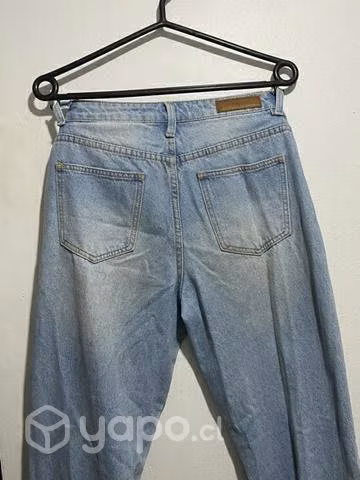 Jean mom acampanado