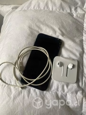 Iphone XR con cargador y audífonos