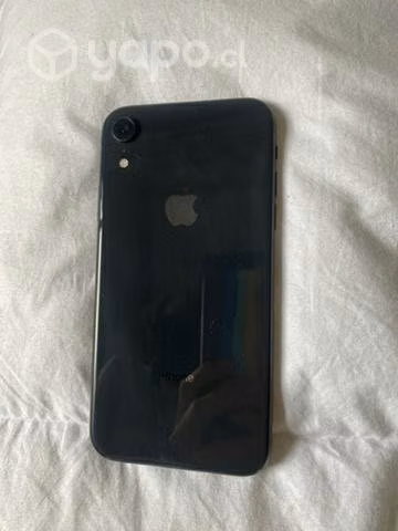 Iphone XR con cargador y audífonos - Imagen 2