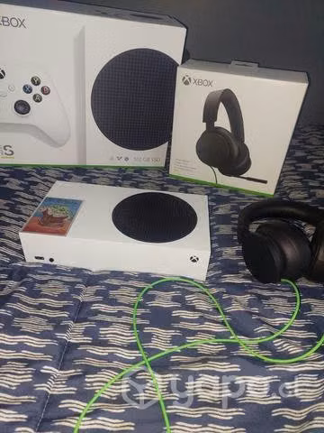 Xbox Series S + audifonos originales + 2 juegos