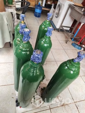Excelente Cilindro de argón lleno