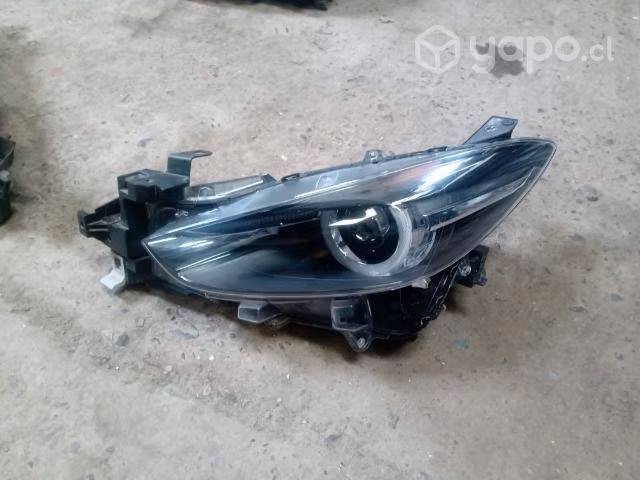 Mazda  izquierdo LED original impecable