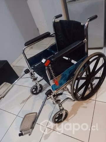Silla de ruedas plegable standar buen estado