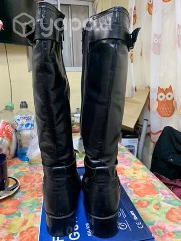 Botas marca MINGO. 36