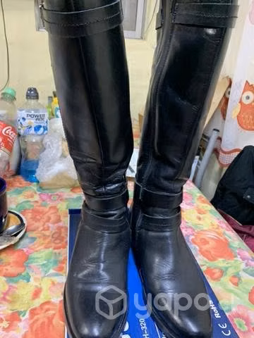 Botas marca MINGO. 36