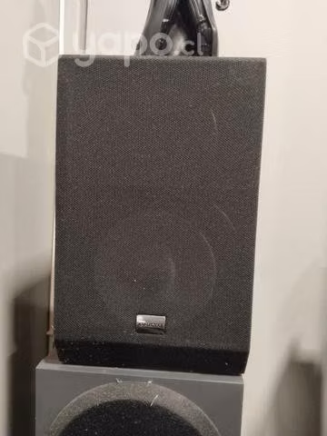 Parlantes Onkyo D-B8
