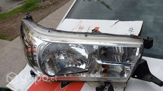 Optico derecho Toyota Hilux 2016-2023 original