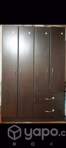 Closet café oscuro seminuevo $200.000