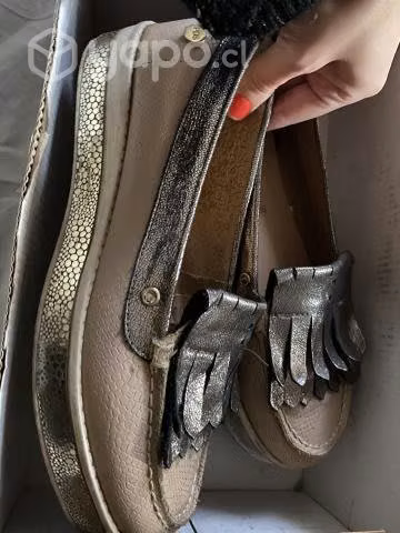 Zapatos de cuero argentino