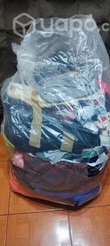 Medio fardo de ropa