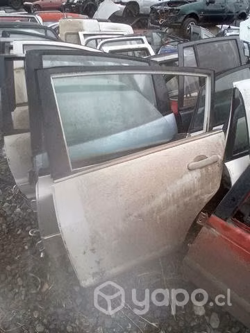 Nissan tiida sport puerta trasera izquierda envio