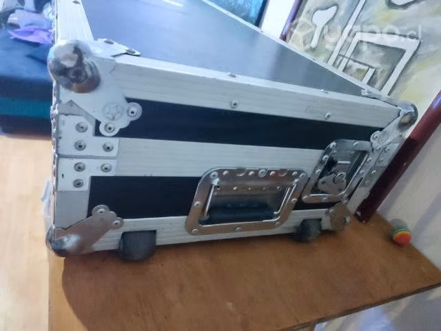 Mixer Reloop RMX90 DVS + case de transporte