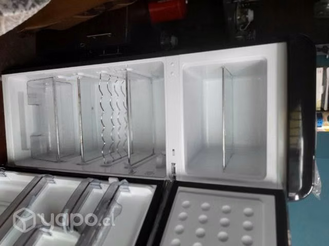Refrigerador de color negro - Imagen 6