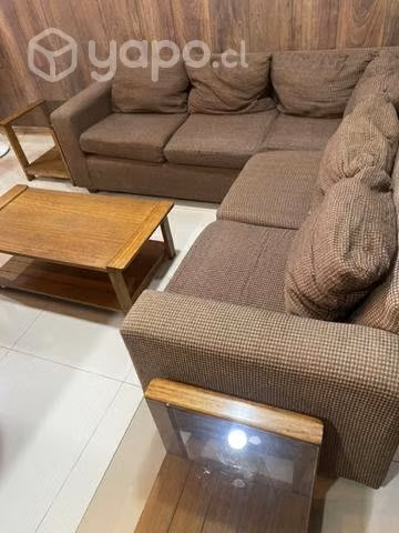 Sillón en L, mesa de centro y esquineros