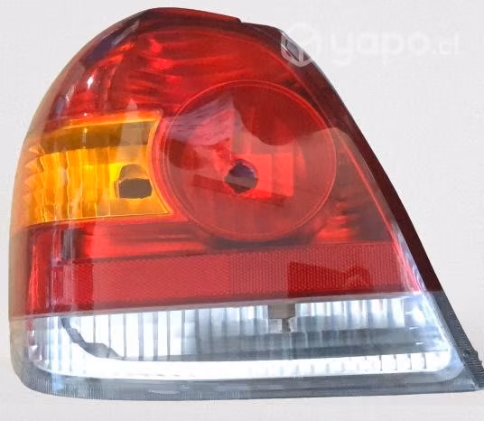 Foco trasero izquierdo Toyota Yaris Eco Sedan