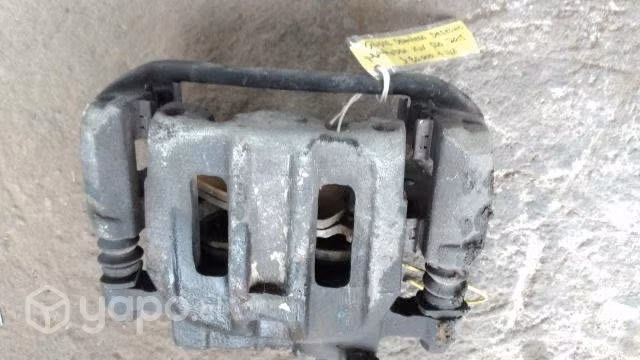 Caliper delantero derecho Mahindra XUV 500 2015