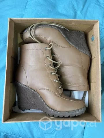 Botas café nuevas talla 37 Todopiel
