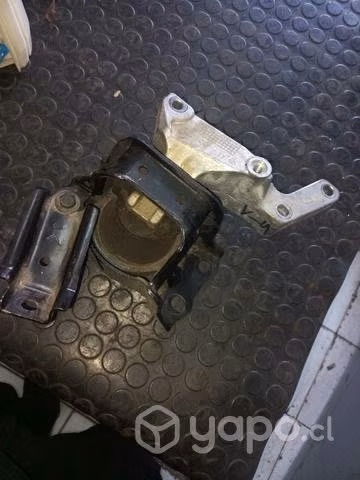 Soporte de motor derecho Nissan versa 2018