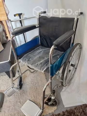 Silla de ruedas practicamente nueva