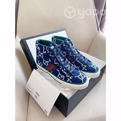 Permuto cualquera zapatilla gucci nuevas por cely