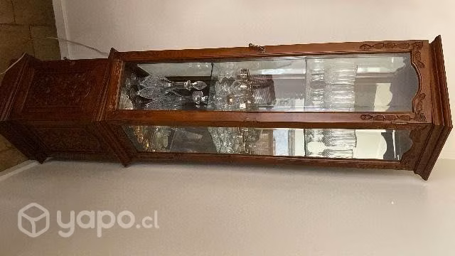 Vitrina madera con luz