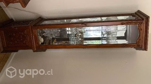 Vitrina madera con luz