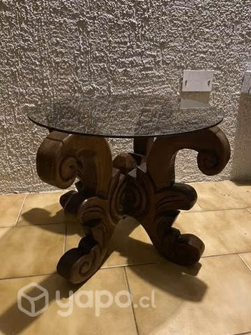 Mesa pequeña de madera