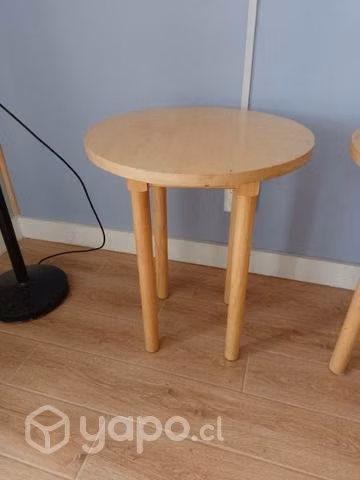 Mesas 100 % madera de Lenga. Barniz natural