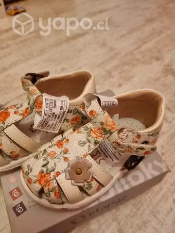 Zapatos de niña, nuevas, marca Colloky, nuevas - Imagen 2