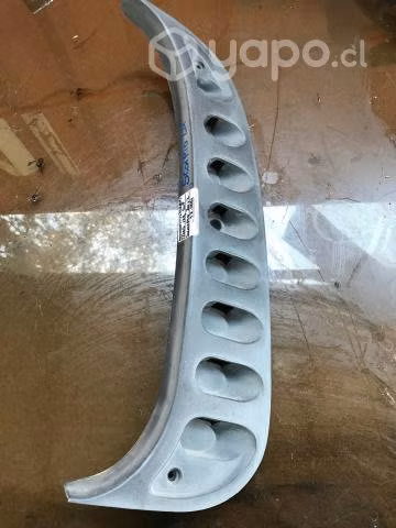 Moldura exterior Pilar tras iz mahindra scorpio