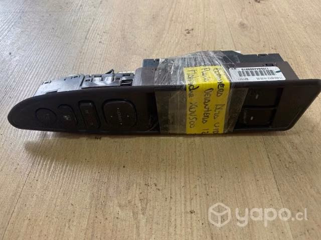 Botonera alza vidrio pta del izq Mahindra Xuv500